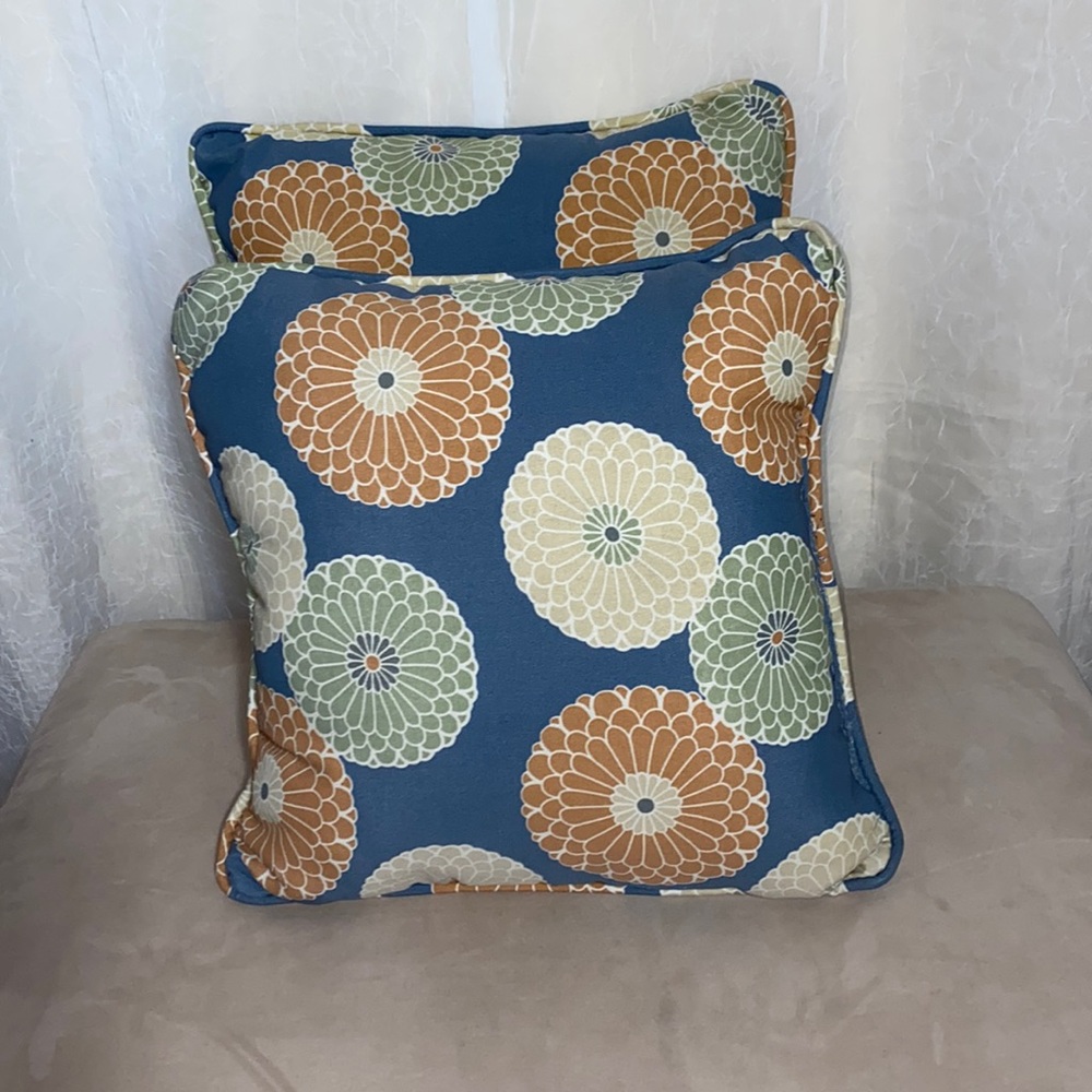 Outdoor Pillows - Picture 3 of 4